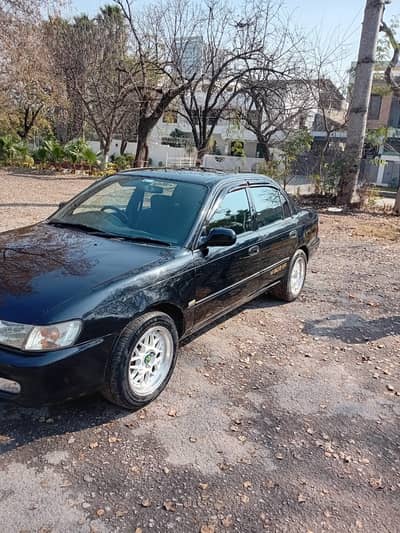 Toyota Corolla XE 2000