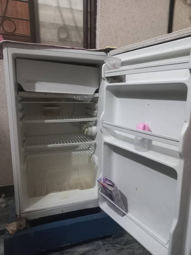 Mini Haier Fridge 0