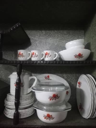 complete pathar set. sirf cup aik km ha 5 cup hain