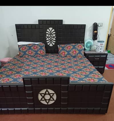 used solid wood bed sed