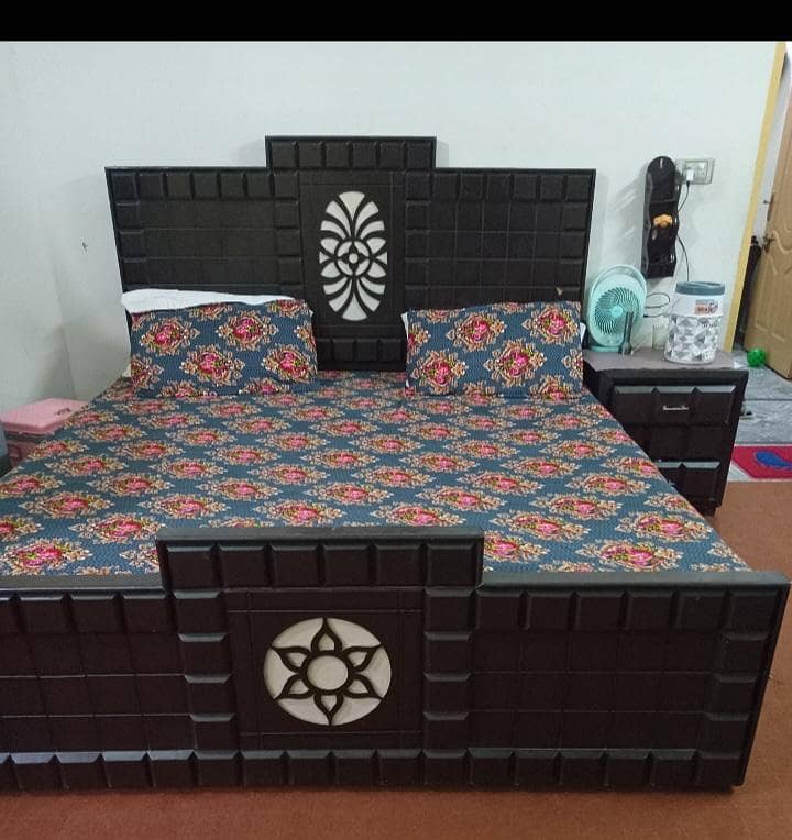 used solid wood bed sed 0