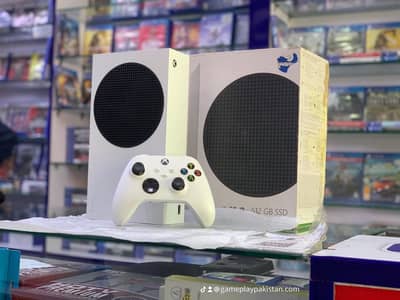 Xbox series s 512 gb almost brand new  with games