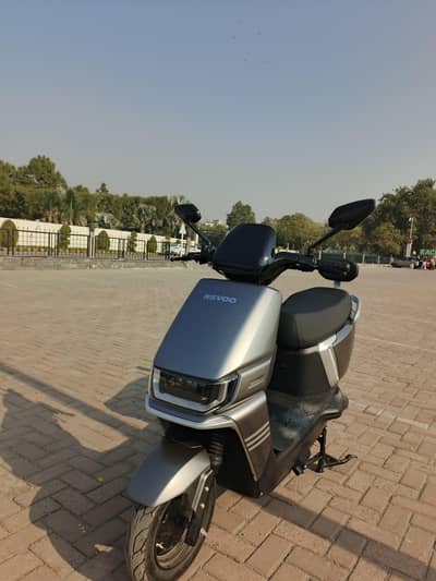 Revoo A12 - Excellent condition