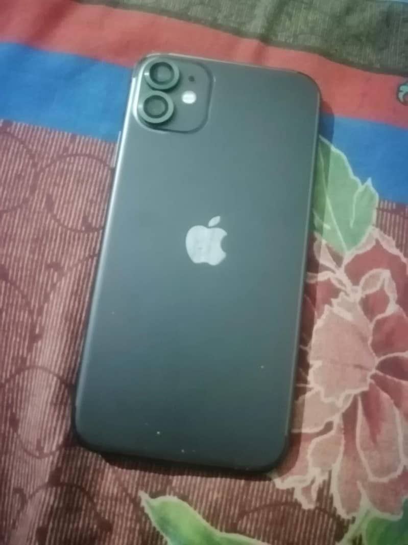 IPhone 11 10/10 condition 3