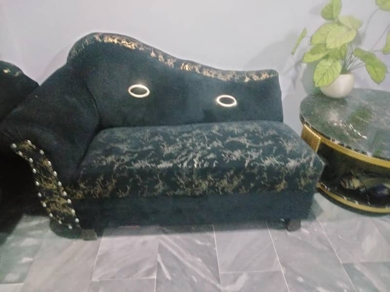 black soofa 1