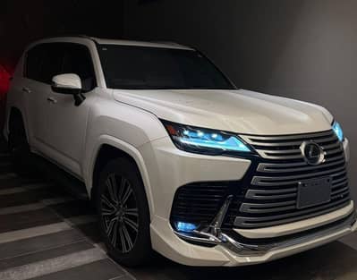 LEXUS LX600
