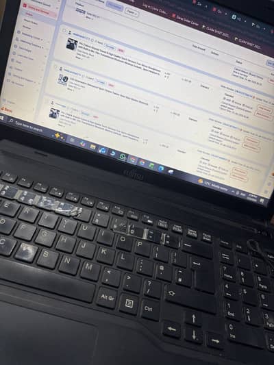 Need employe for online coustomer dealing male / female