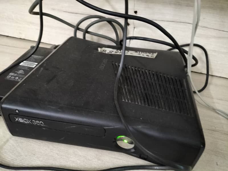 Xbox 360 Slim 0