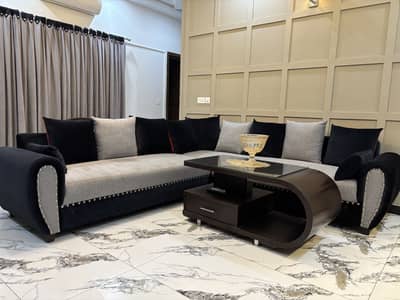 L shaped sofa/ 7 seater sofa/ center table