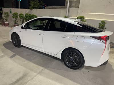 Prius S-LED Variant keyless entry