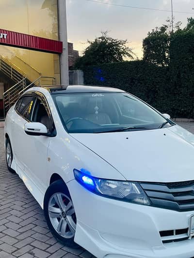 HONDA CITY 2014 MODEL 1.3 NEW CONDITION RS SPORTS LOOKS.