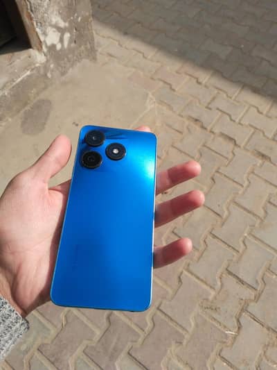 Tecno spark 10 With box charger 8+ 128