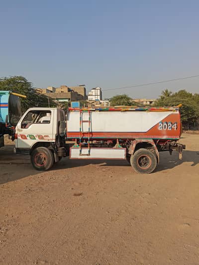 titan madza 4100  water tanker