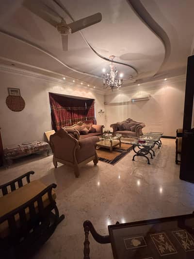4 Kanal House for Rent Gulberg Very Hot Location (Ideal for Family or Silent Office: Call Center / Software House)