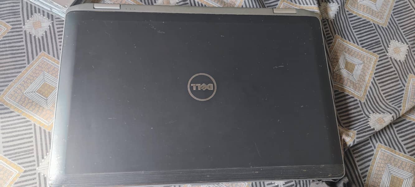 Dell Latitude E6530 0