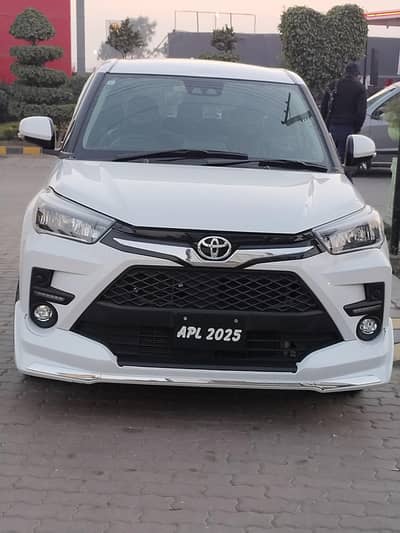 Toyota Raize Pearl White Z Package Full option