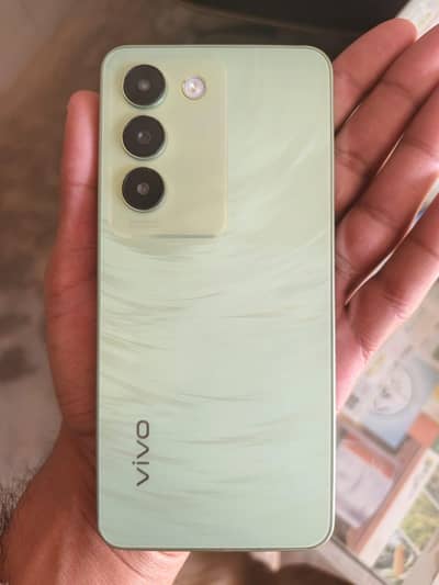 Vivo y100
