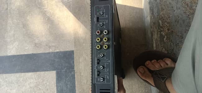 FULL BASE CAR AMPLIFIER