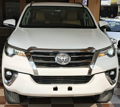 Toyota Fortuner Model 2018 Petrol.