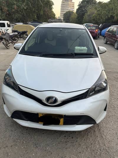 Toyota Vitz F 1.0 2014