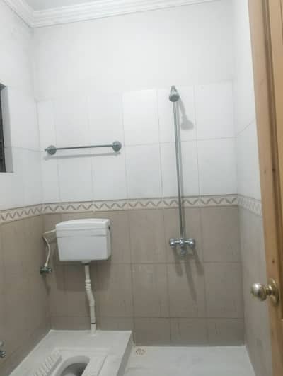 25x40 ground portion for rent