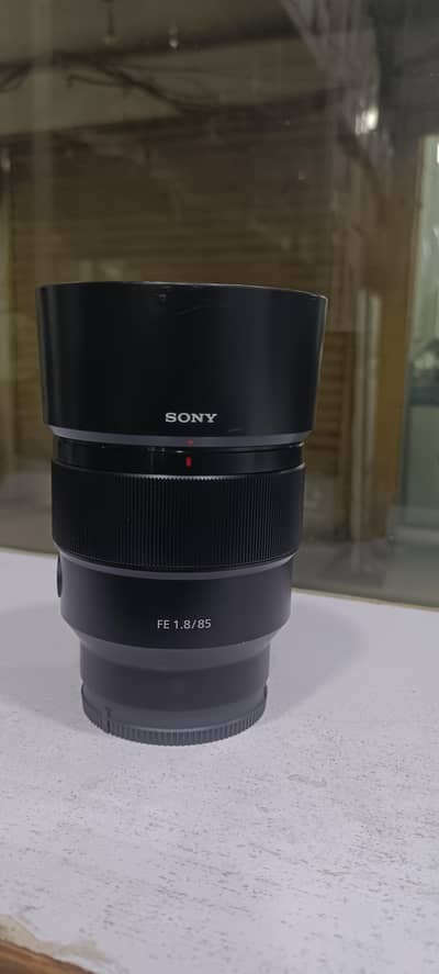 Sony FE 85 mm 1.8 FULL FRAME LENS