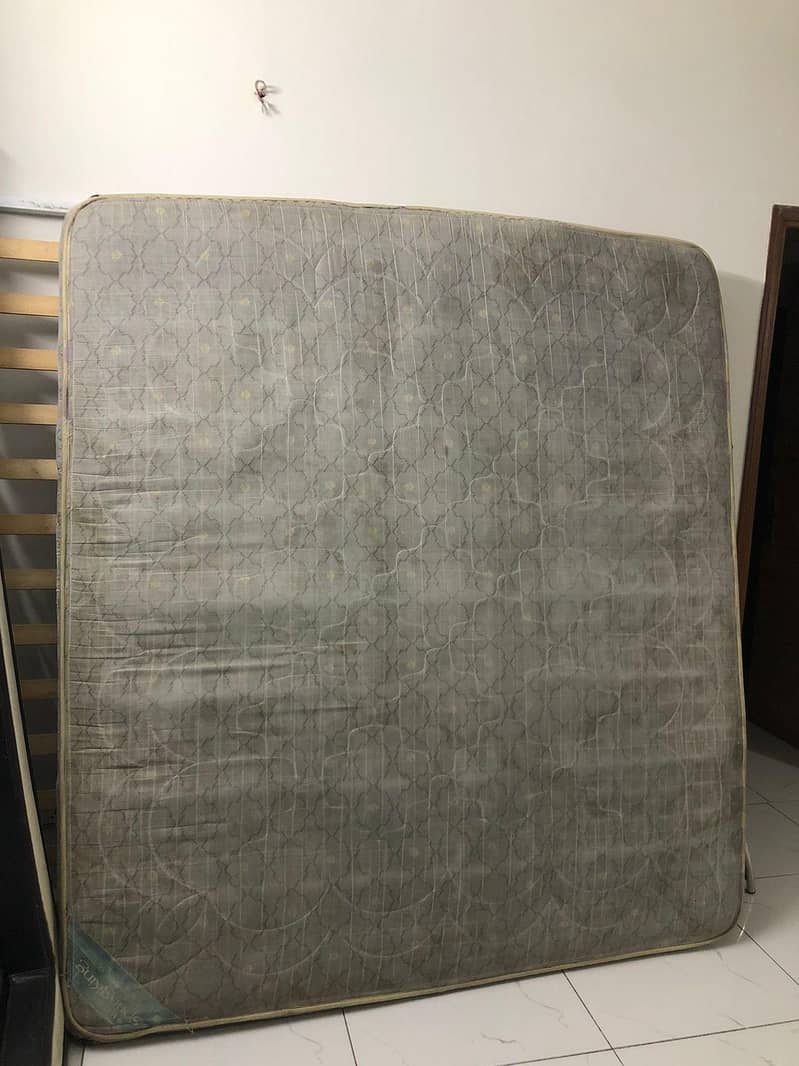 Beds set with two side tables 0