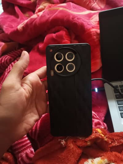 tecno camon 30 very good condition Non-PTA phone.