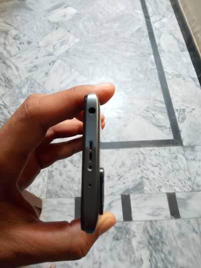 Redmi ram 6,18bilkul ok ha mobile 5hazar mAh battery ha