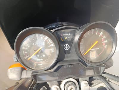 YBR 125g, Night flou edition, 2019, 31600 driven