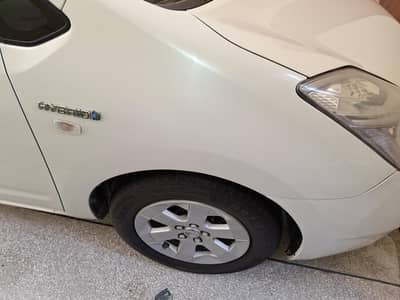 prius 1.5 pearl white