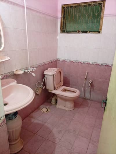 IQBAL TOWN : 10 MARLA HOUSE WITH 3 BED