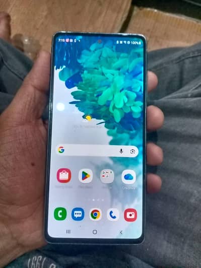 Samsung s20fe flagship phone smooth and powerful display