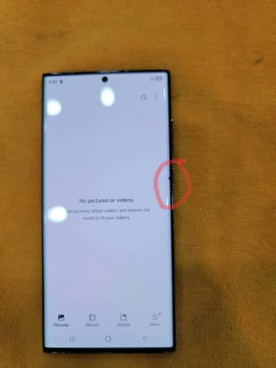 Samsung s22 ultra 12+512 offical pta , minor dot in screen