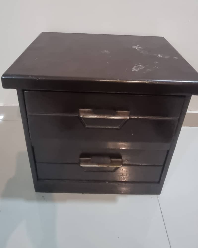 Double bed with dressing table 3