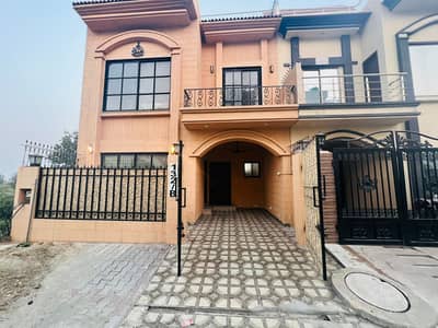 4.4 MARLA DESIGNER HOUSE FOR SALE WITH SOLAR