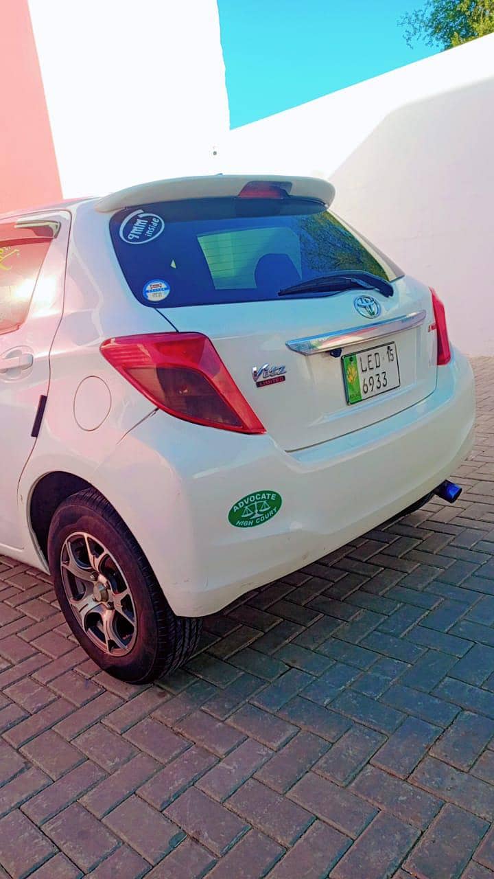 Toyota Vitz 1
