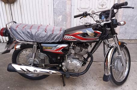 Honda CG 125 model 2024 1st owner  (0/3/2/0/4/0/9/2/4/2/9)
