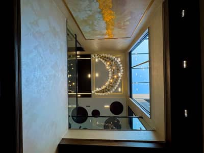 INDEPENDENT ALMOST BRAND NEW 01 KANAL FULL HOUSE AVAILABLE FOR RENT AT VERY HOT LOCATION