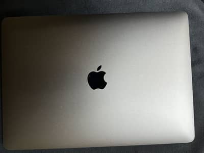 MacBook pro 2017 ( touch-bar)