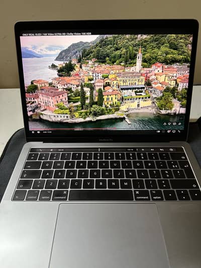 MacBook pro 2017 ( touch-bar)