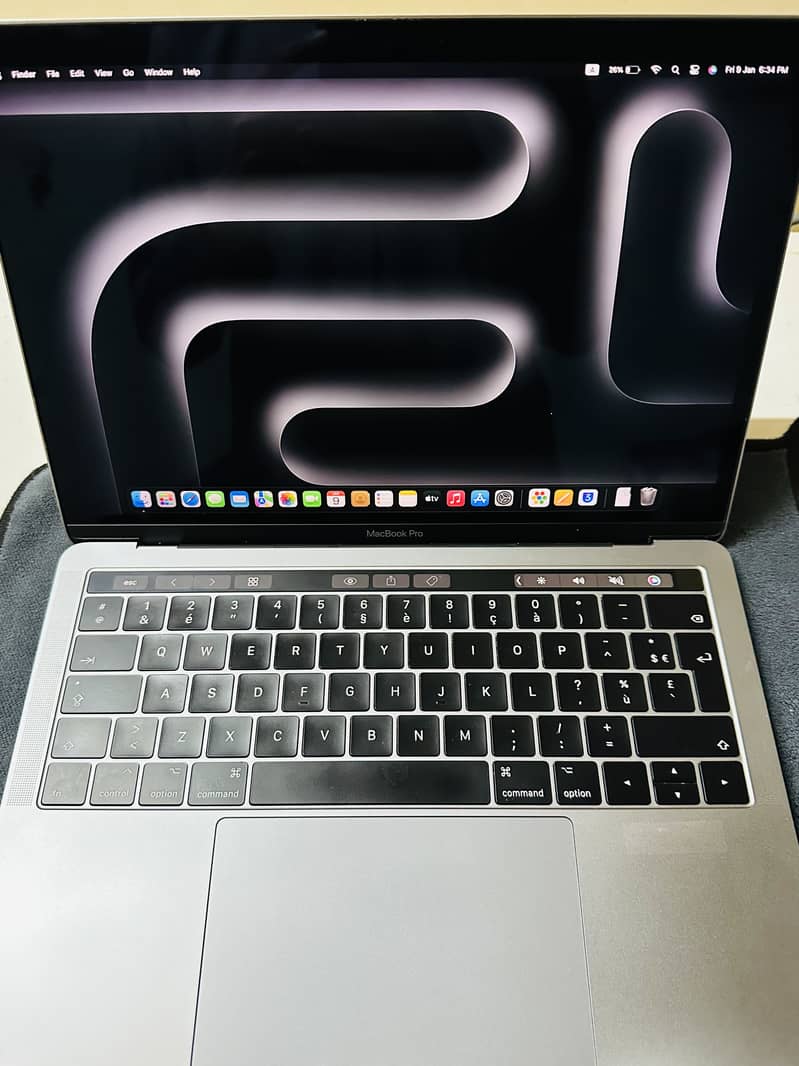 MacBook pro 2017 ( touch-bar) 4