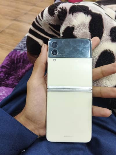 10by 8 scratches  2 months sim time available