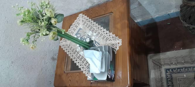 7 Seater Sofa with a center table and 2 side tables