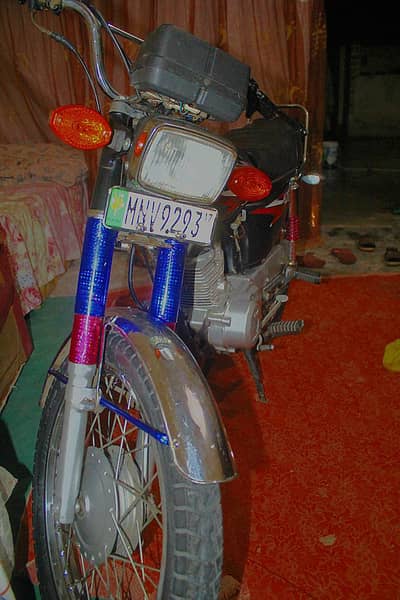 jiss Bhai nay bike leni ho rabta kren 03066152592