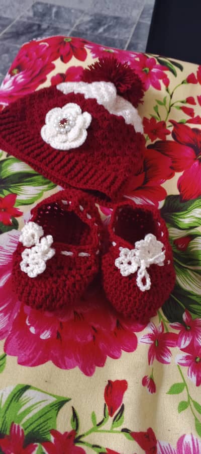 Frock,Cap,Shoes ( Crochet)