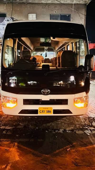 Rent a car - Toyota Hiace Grand Cabin HiRoof Van for Rent in Lahore