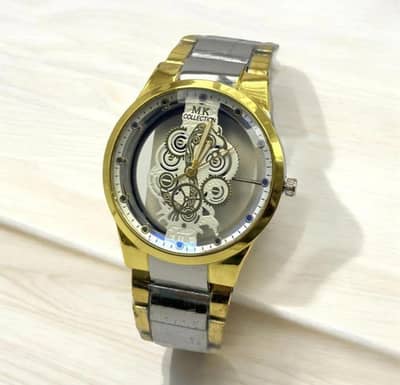 Men's Laxuary Watch In Black And Golden