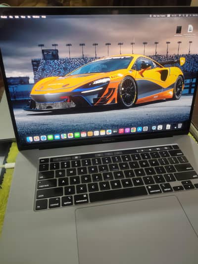 MacBook pro core i7 32gb ram 1tb SSD 16inch display 4gb graphic 2019