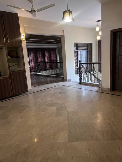 DHA Phase 3 Z Block 1 Kanal House 4 Bed Drawing Dining Tv Launch Kitchen Store,Marble Flooring Ideal Location Easy access,